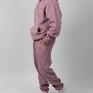 COMFRT Minimalist Sweatshirt and Joggers Set